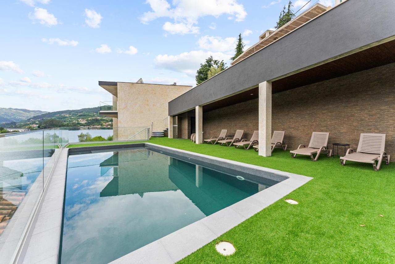 Geres Villas Exterior photo
